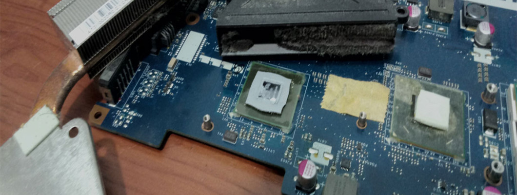 Καθαρισμός στο λάπτοπ Toshiba C660 και αλλαγή ανεμιστήρα